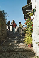 Down Along the Clovelly Cobbles